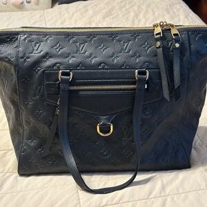 Louis Vuitton Lumineuse PM- Black Empriente